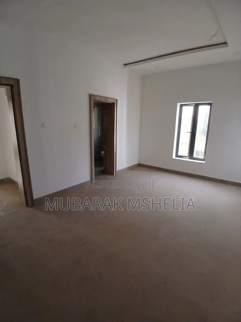 4bdrm Duplex in Kado for sale in Kado