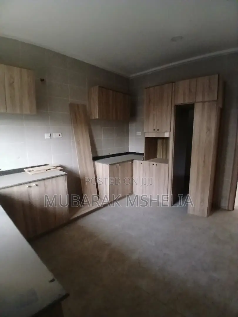 4bdrm Duplex in Kado for sale in Kado