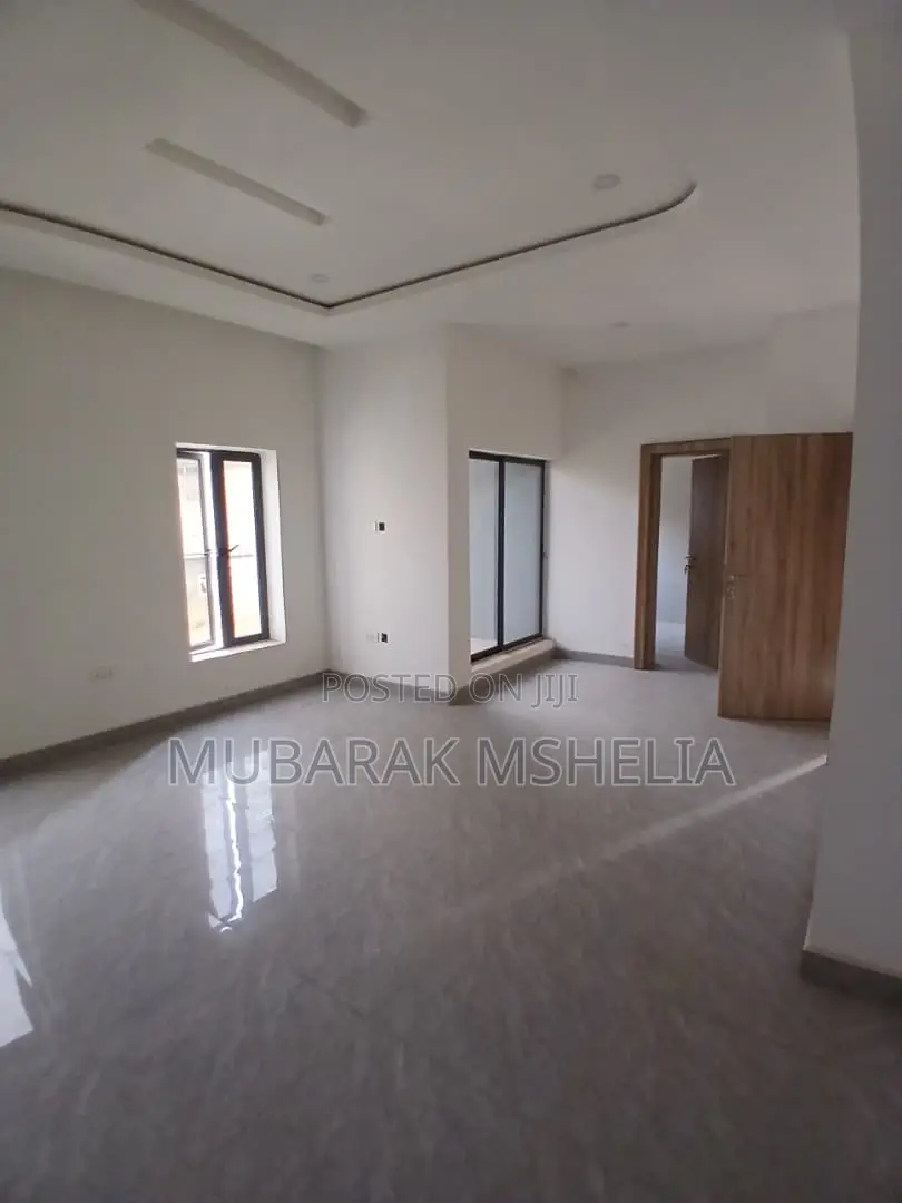 4bdrm Duplex in Kado for sale in Kado