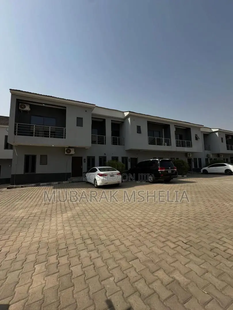 4bdrm Duplex in Kado for sale in Kado