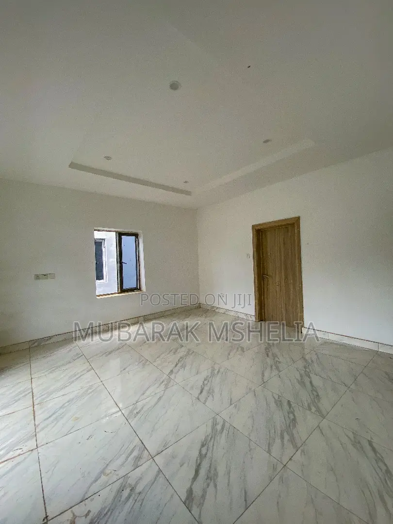 4bdrm Duplex in Zone 5 / Wuse for sale in Zone 5 / Wuse