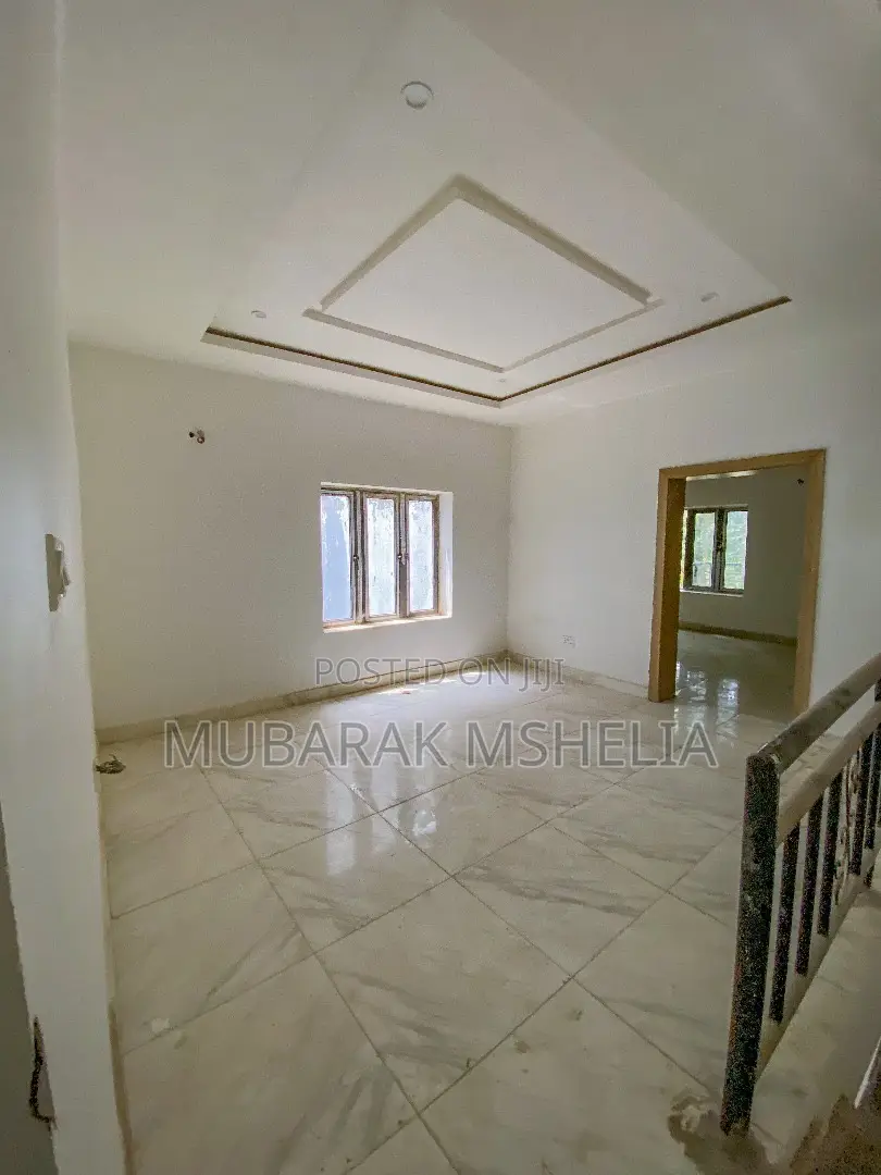 4bdrm Duplex in Zone 5 / Wuse for sale in Zone 5 / Wuse