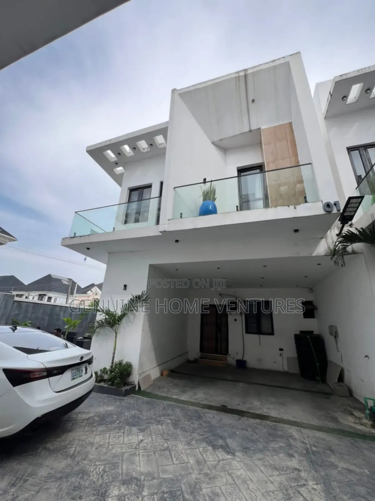 Furnished 4bdrm Duplex in Orchid, Chevron for sale in Chevron