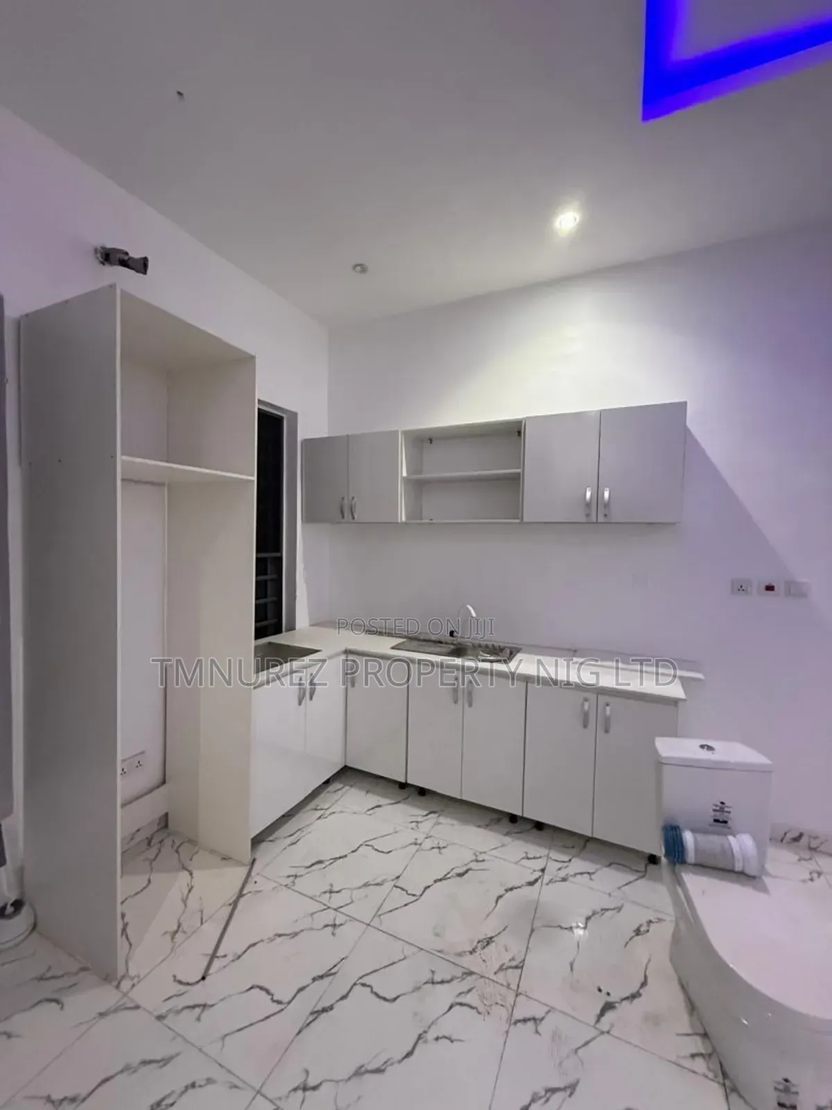 Studio Apartment in Lekki Conservation, Chevron for rent in Chevron