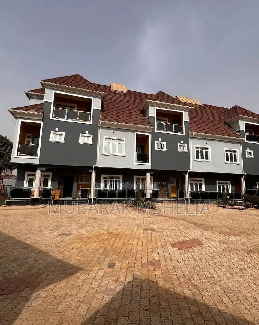 4bdrm Duplex in Durumi for sale in Durumi
