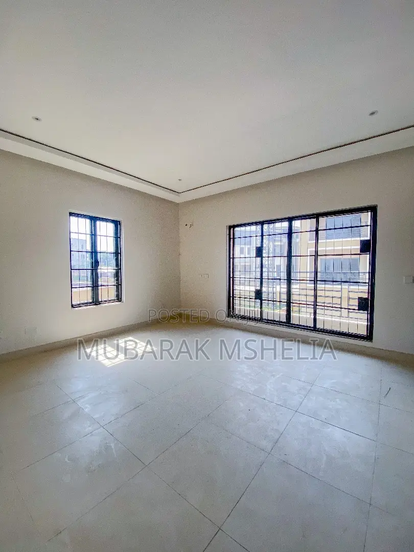 6bdrm Duplex in Jahi for sale in Jahi