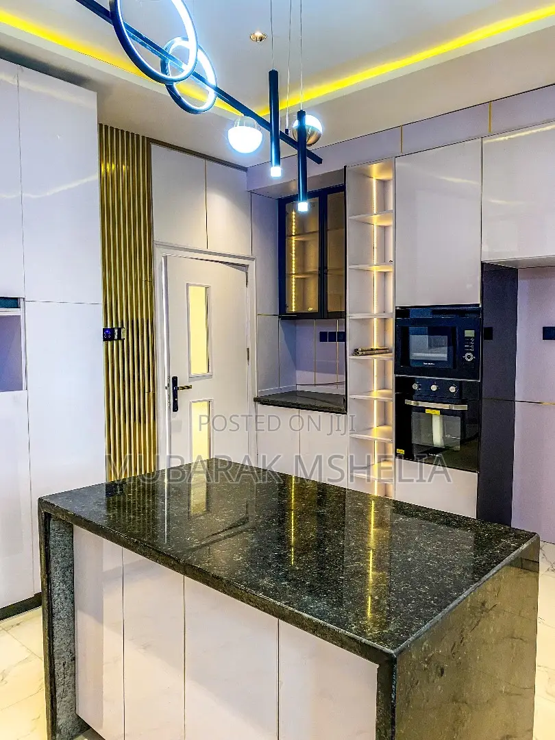 5bdrm Duplex in Kado for sale in Kado
