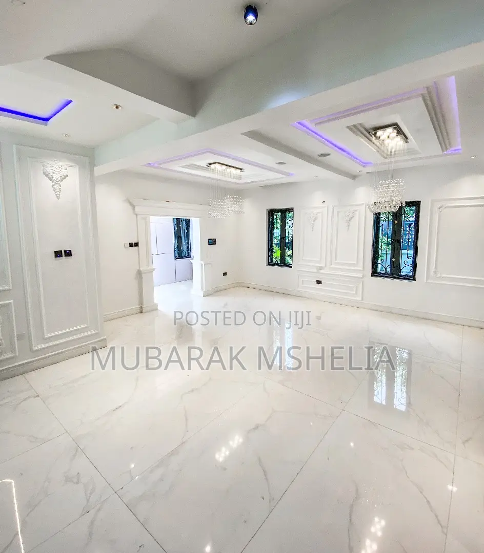 5bdrm Duplex in Kado for sale in Kado