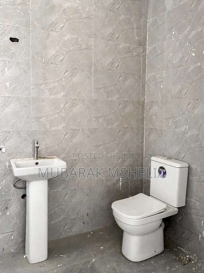 5bdrm Duplex in Kado for sale in Kado