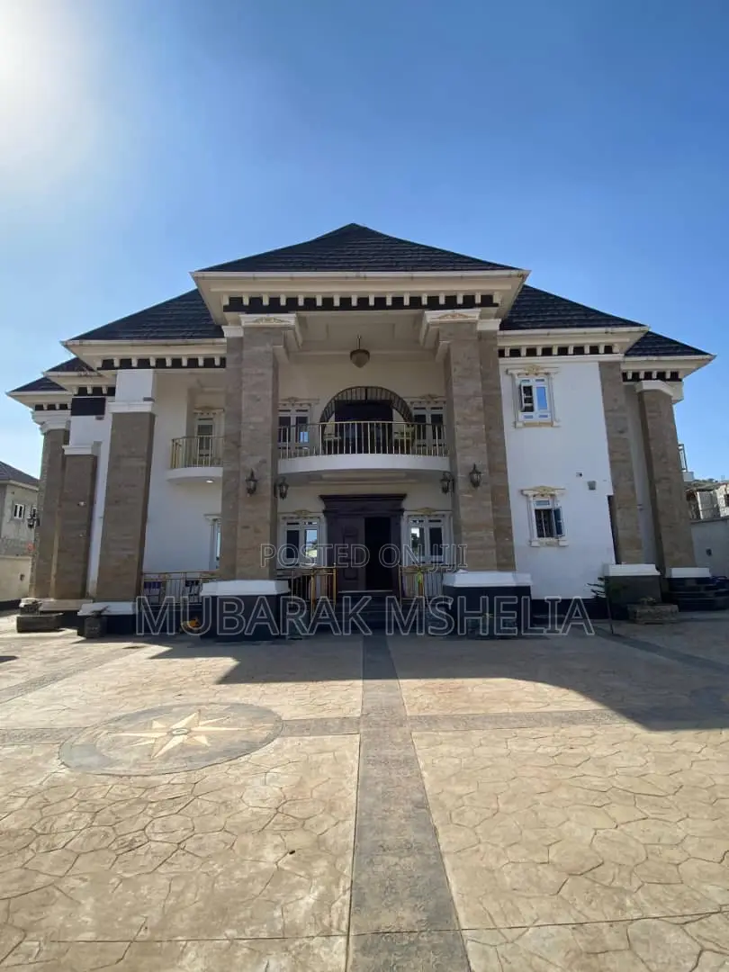 7bdrm Mansion in Katampe Extension for sale in Katampe Extension