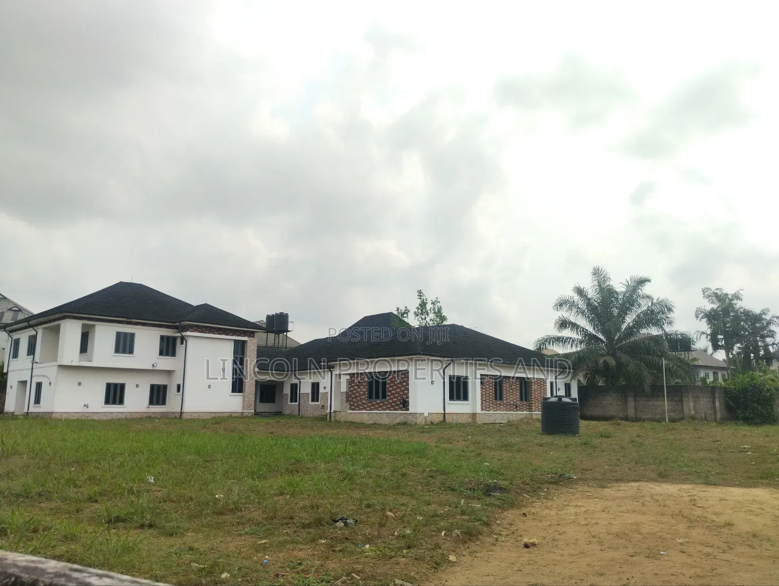 7bdrm Mansion in Prestigious Shelter for rent in Uyo