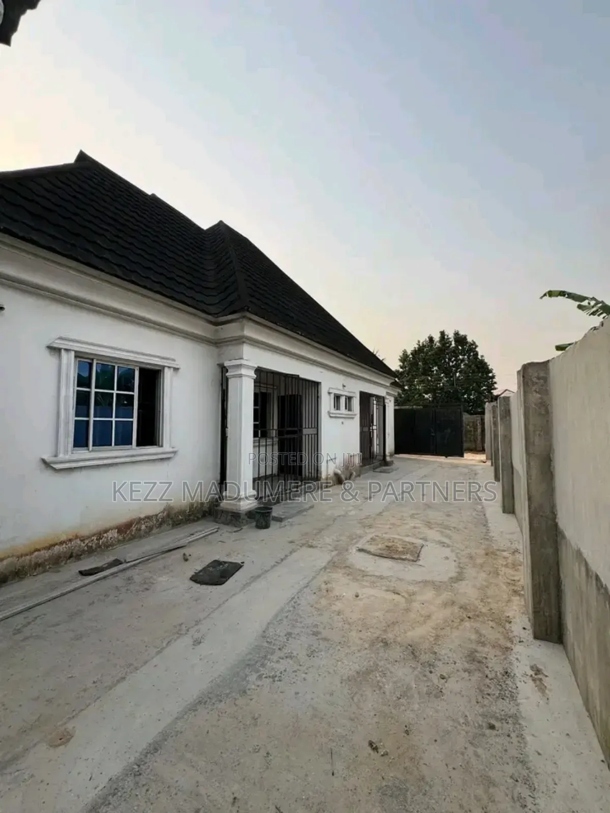 5bdrm Block of Flats in Sars Road, Port for sale in Port-Harcourt