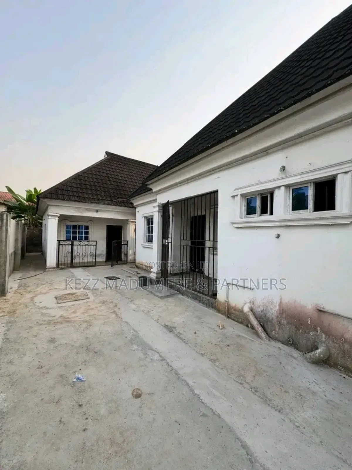 5bdrm Block of Flats in Sars Road, Port for sale in Port-Harcourt