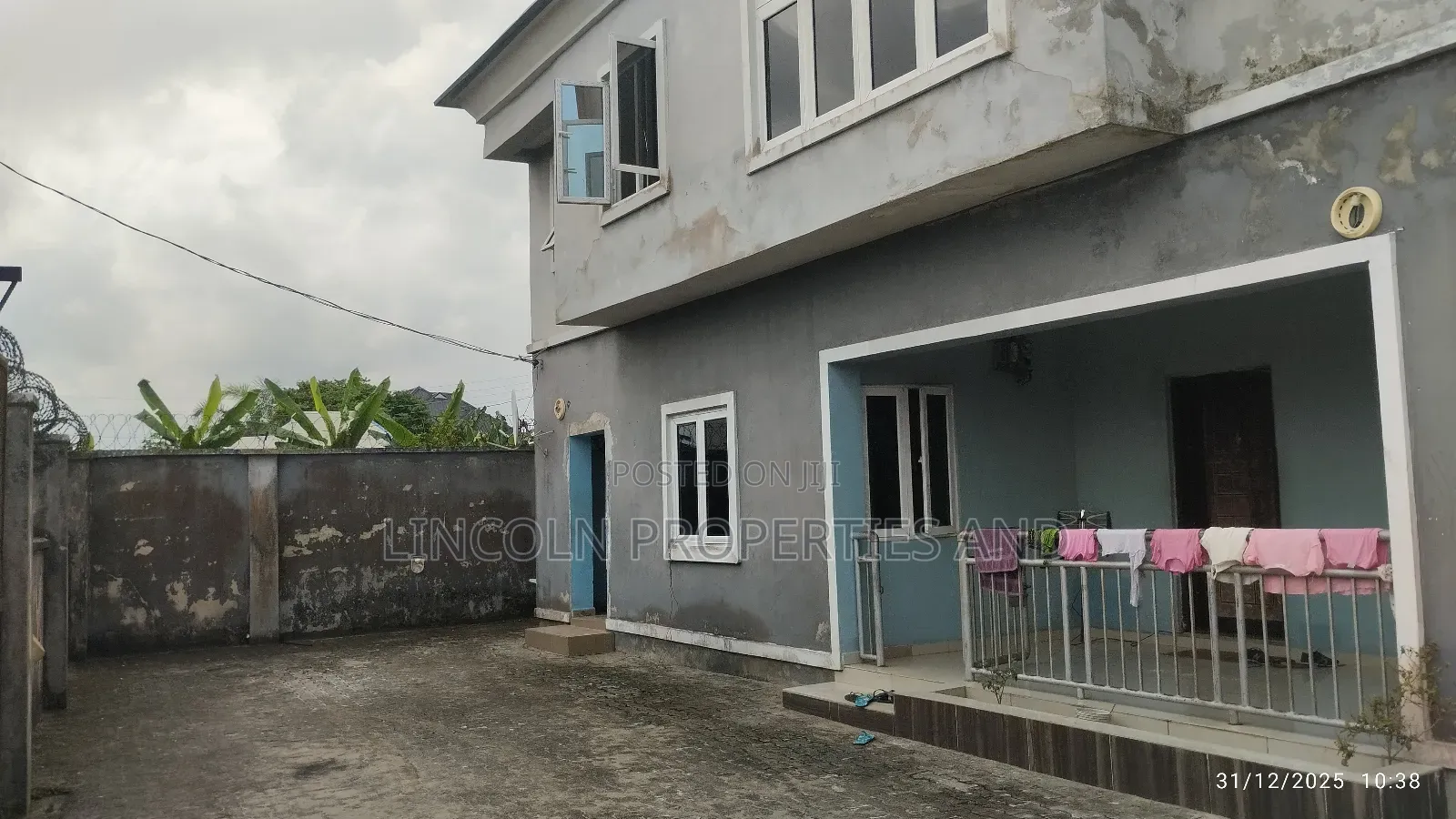 3bdrm Block of Flats in Pdp Secretariat for sale in Uyo