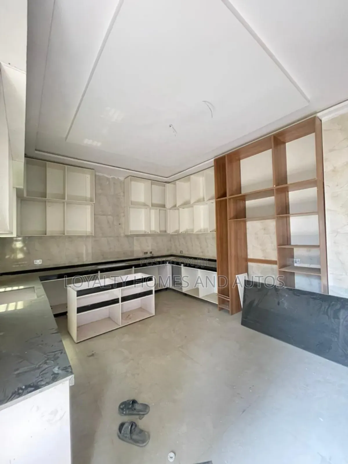5bdrm Duplex in Omole Phase 1 for sale in Omole Phase 1
