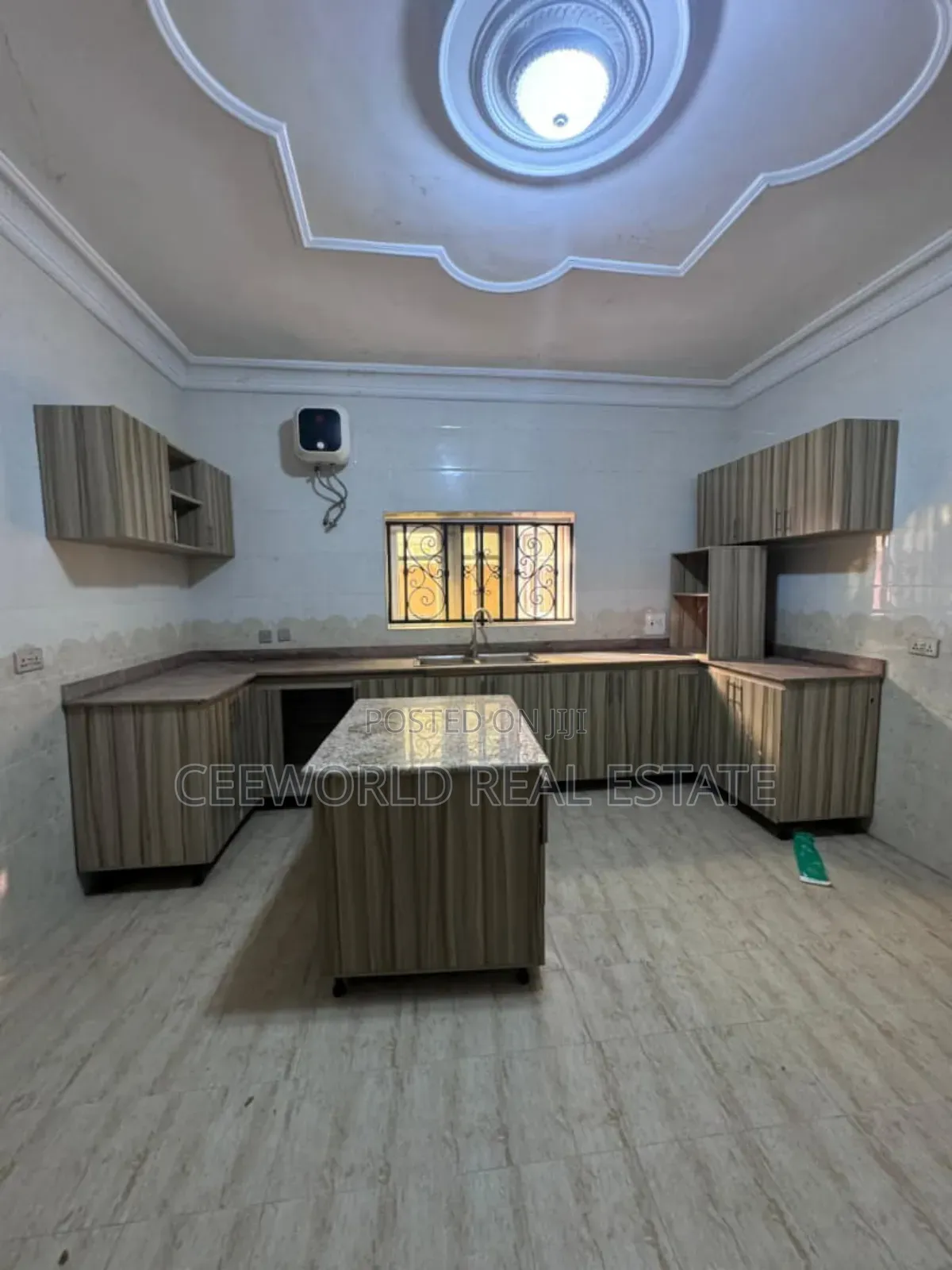 5bdrm Duplex in Kolapo Ishola Gra, Akobo for rent in Akobo