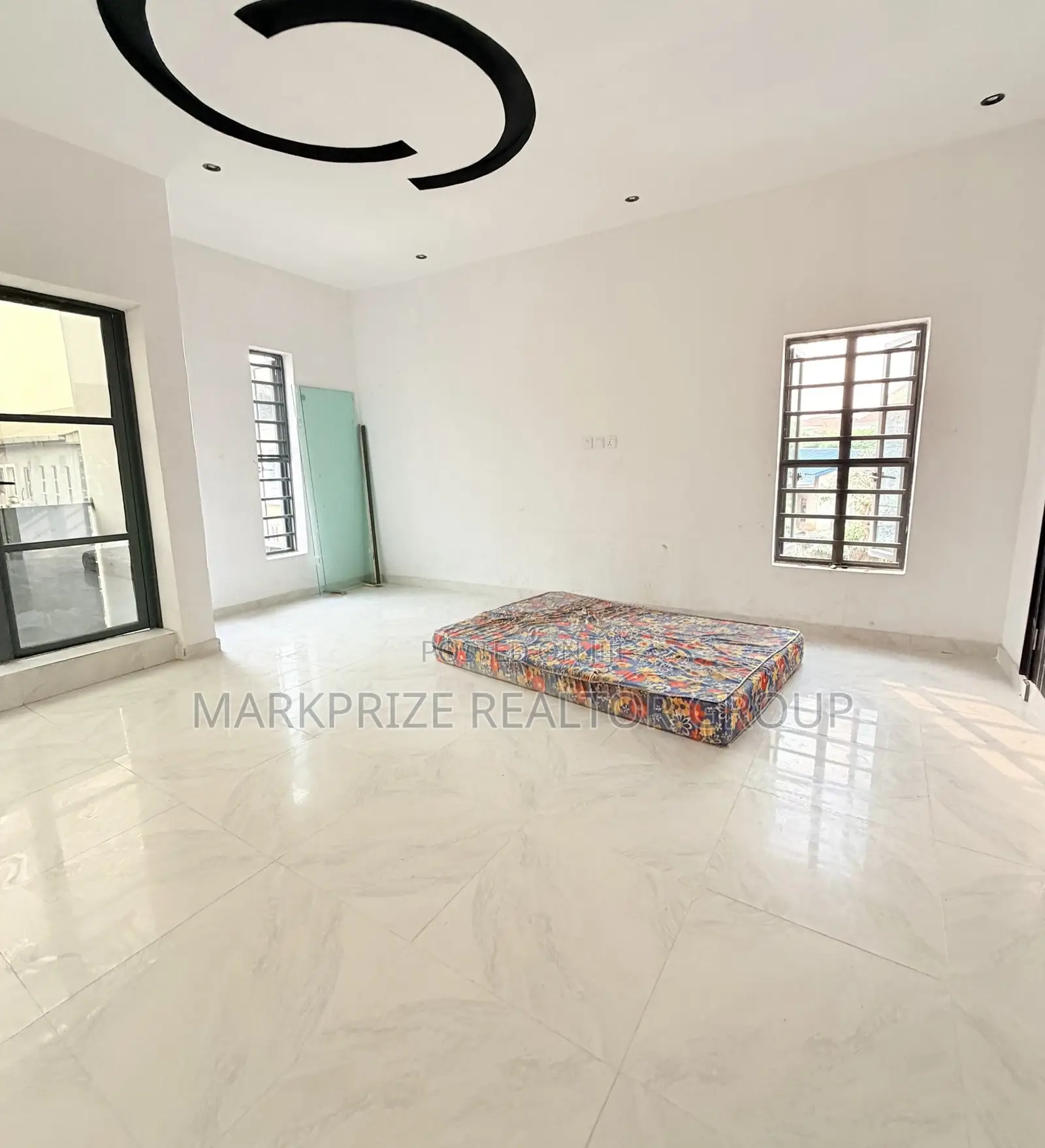 4bdrm Duplex in Maryland Lagos for sale in Maryland