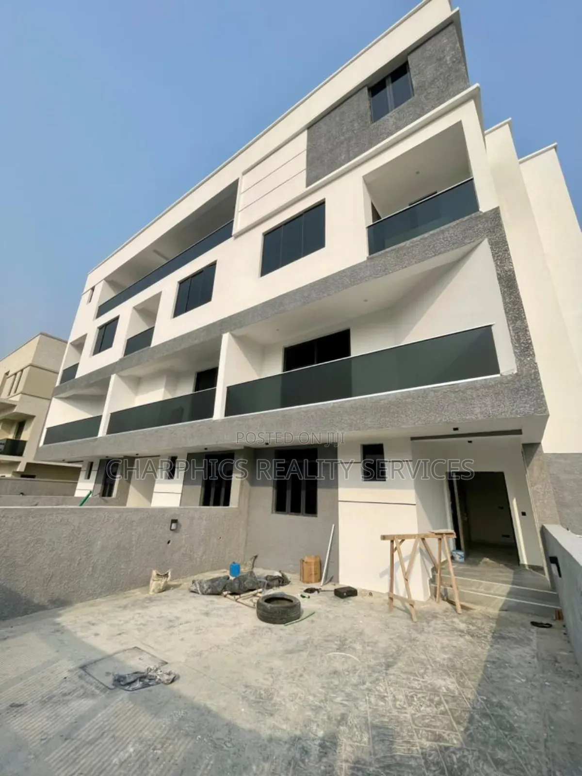 5bdrm Duplex in Lekki Phase 1 for sale in Lekki Phase 1
