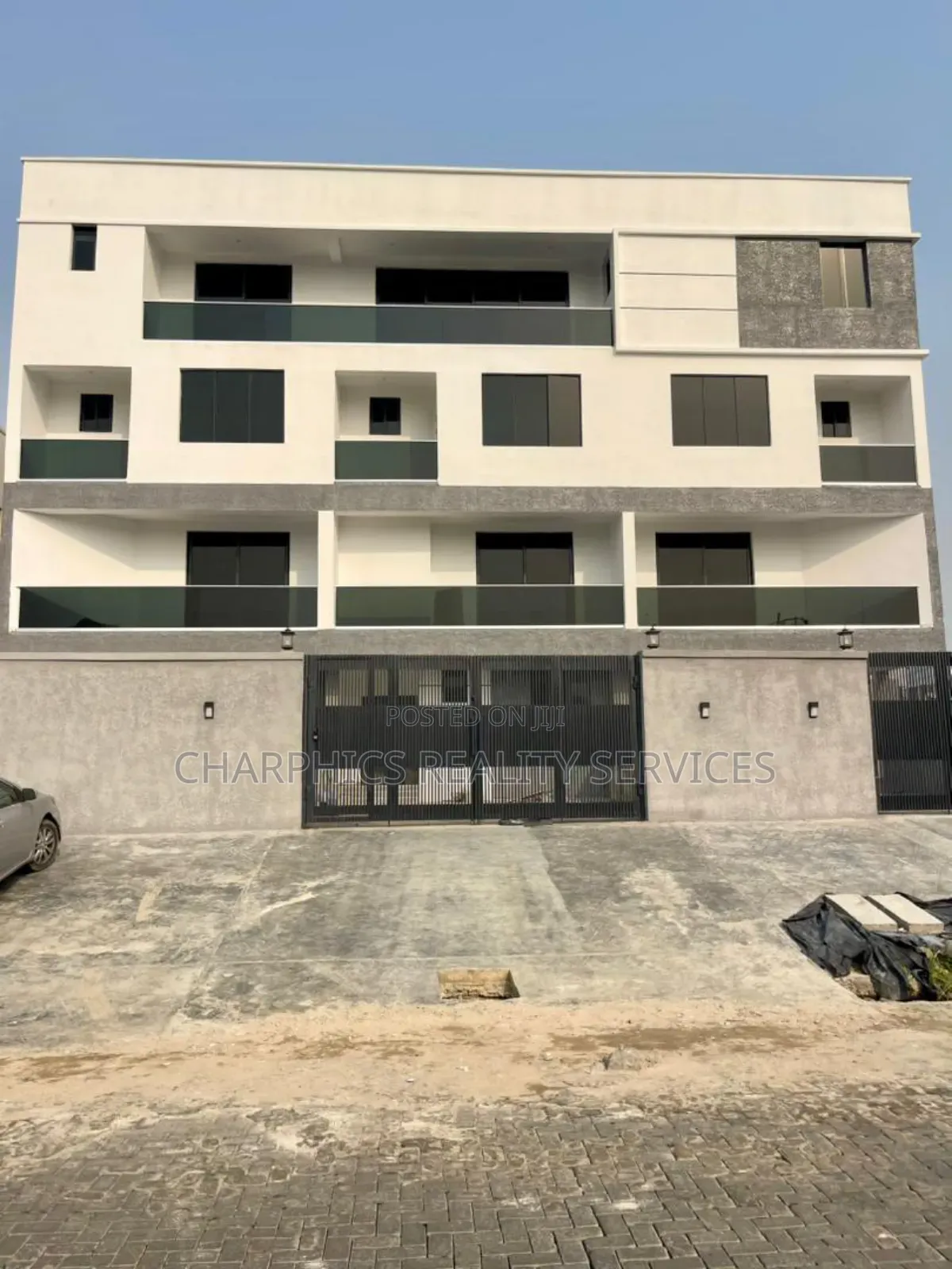 5bdrm Duplex in Lekki Phase 1 for sale in Lekki Phase 1