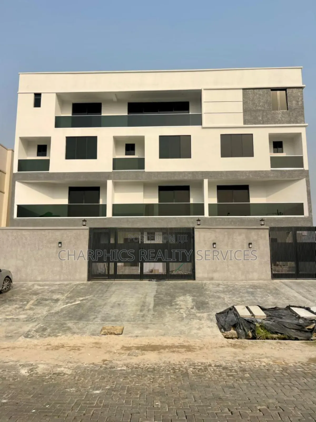 5bdrm Duplex in Lekki Phase 1 for sale in Lekki Phase 1