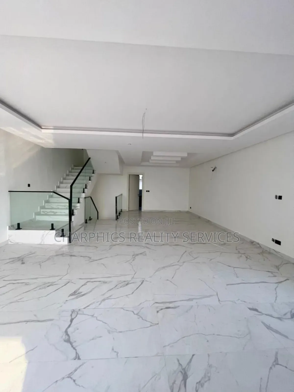 5bdrm Duplex in Lekki Phase 1 for sale in Lekki Phase 1