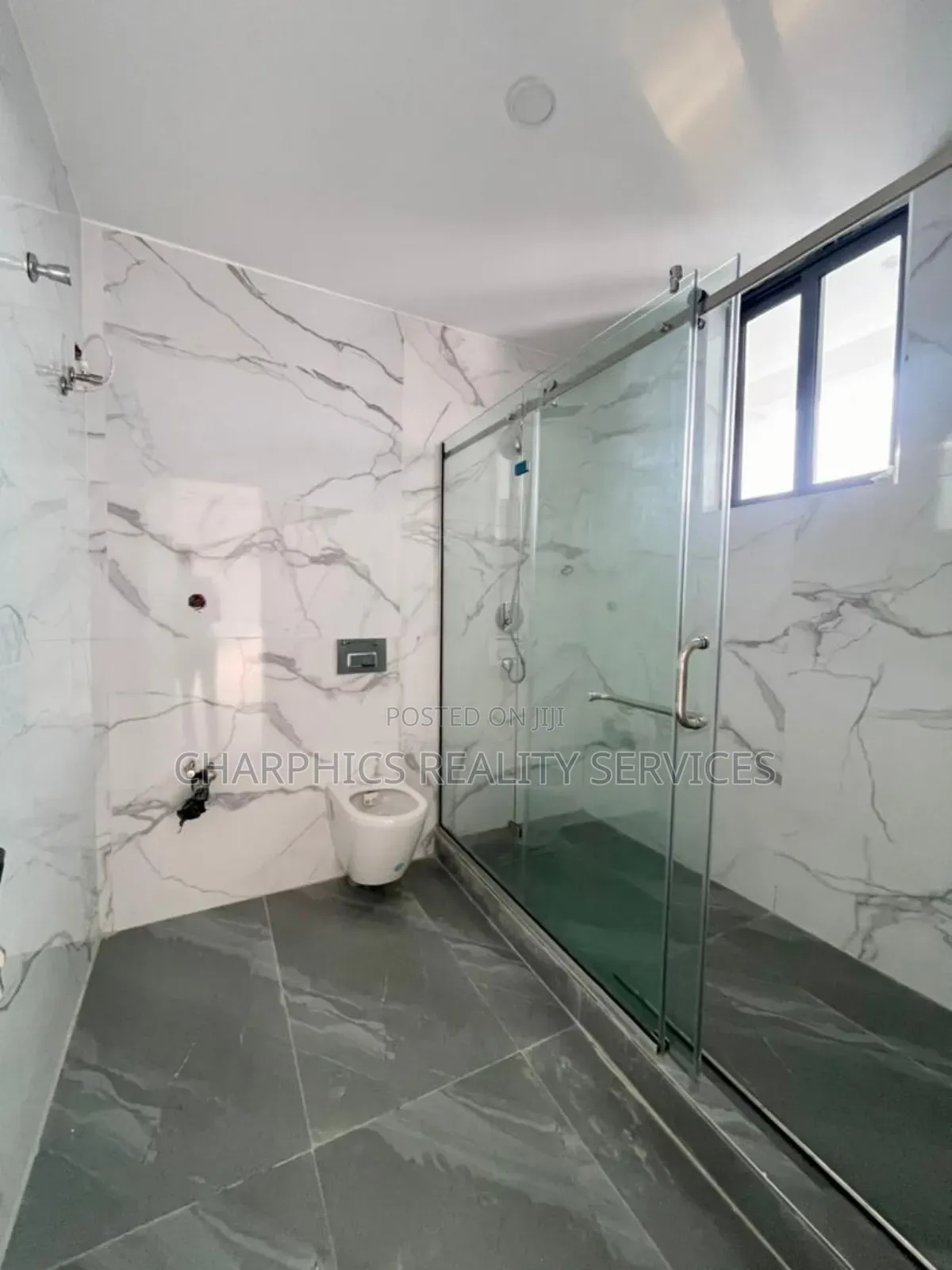 5bdrm Duplex in Lekki Phase 1 for sale in Lekki Phase 1