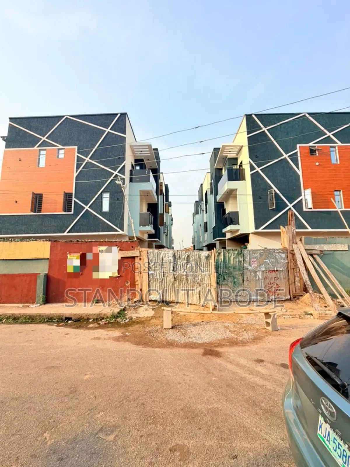 4bdrm Duplex in In An Estate, Oregun for sale in Oregun