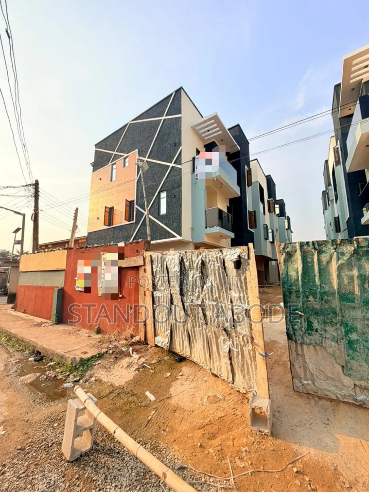 4bdrm Duplex in In An Estate, Oregun for sale in Oregun
