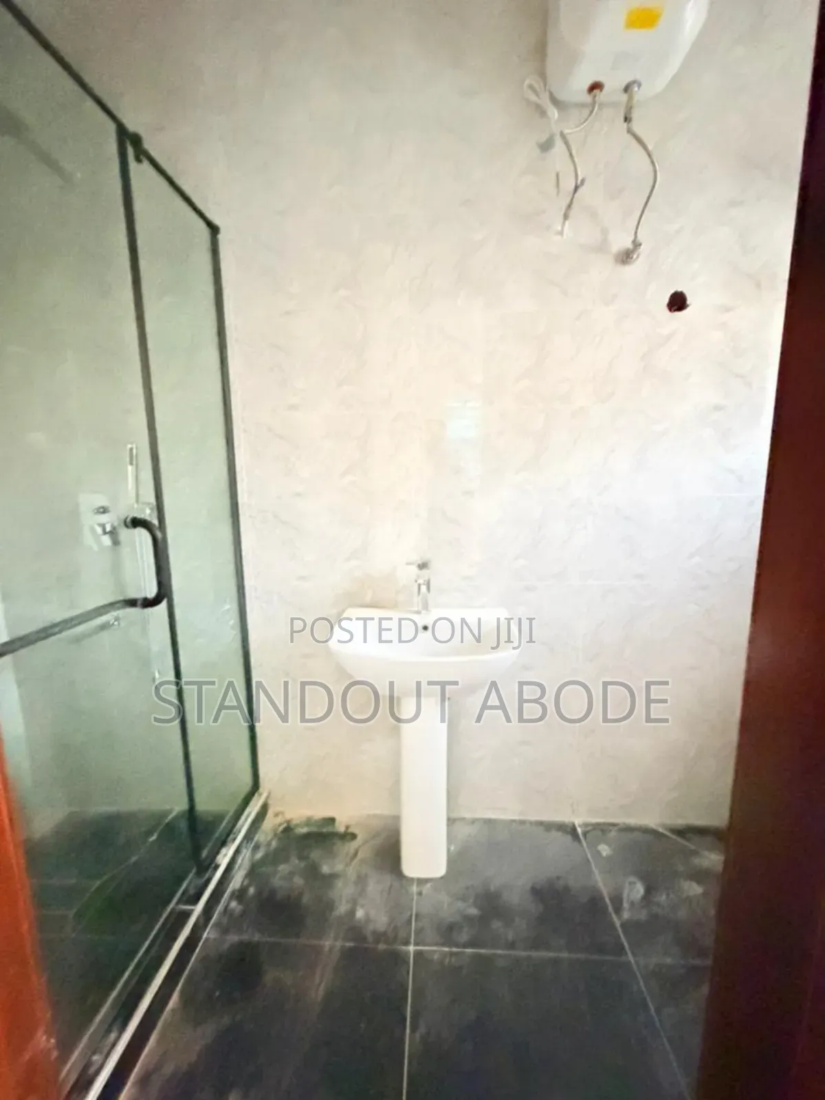 4bdrm Duplex in In An Estate, Oregun for sale in Oregun