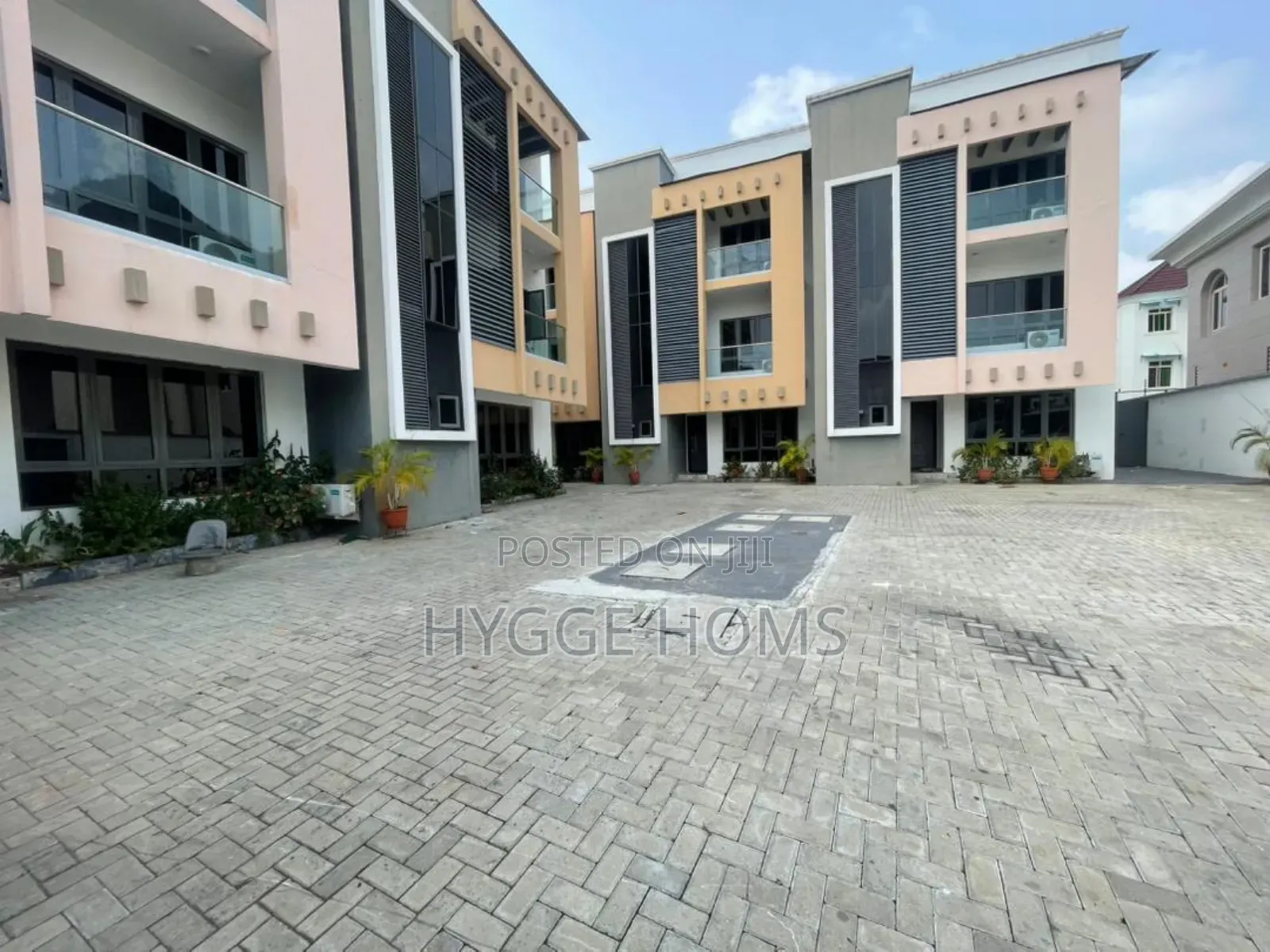 4bdrm Townhouse / Terrace in Banana Island Estate for rent in Banana Island