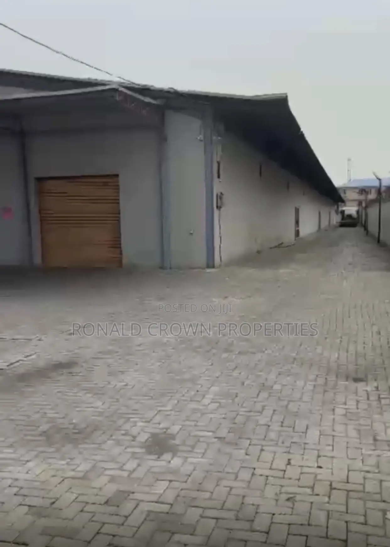 Well Structure Self Compound 2500sqm for Lease Along Oshodi Apapa Ex in Iyana Isolo