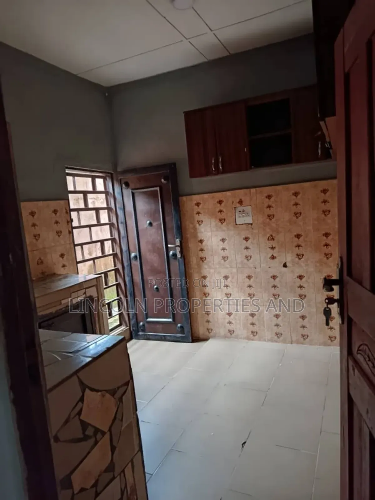 2bdrm Bungalow in Stadium Road, Uyo for sale in Uyo