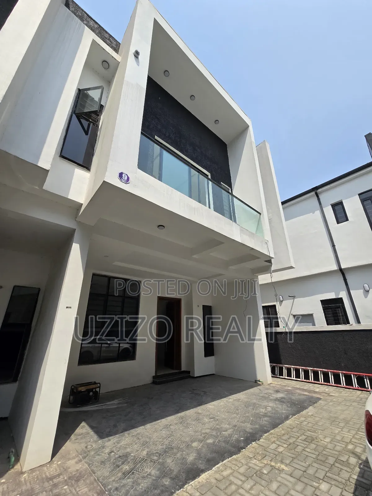 4bdrm Townhouse/Terrace in Ikota for Sale in Ikota