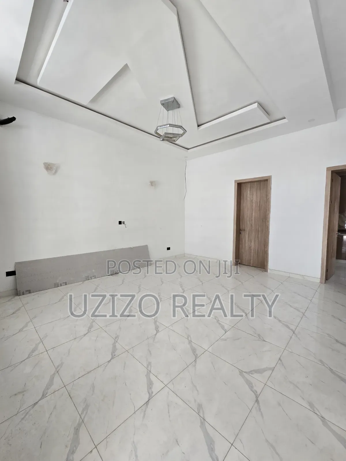 4bdrm Townhouse/Terrace in Ikota for Sale in Ikota