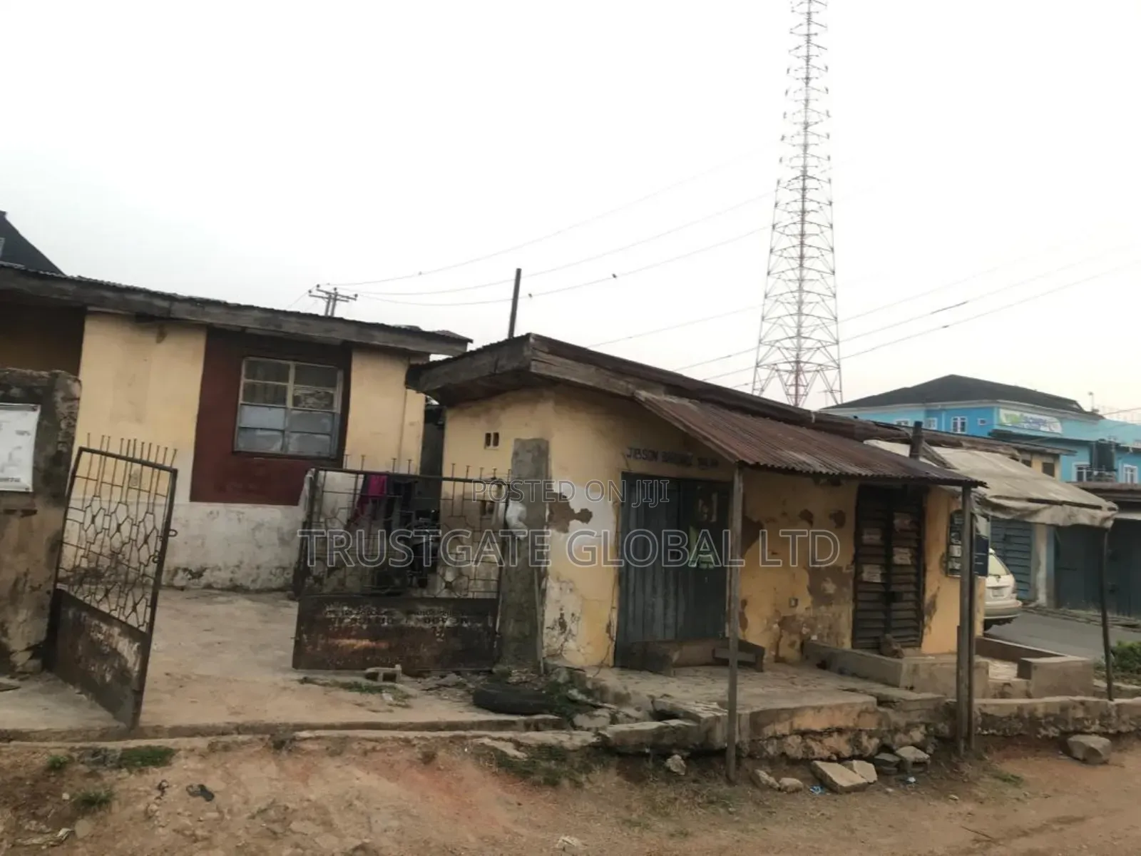 15bdrm Bungalow in Ibadan for sale in Ibadan