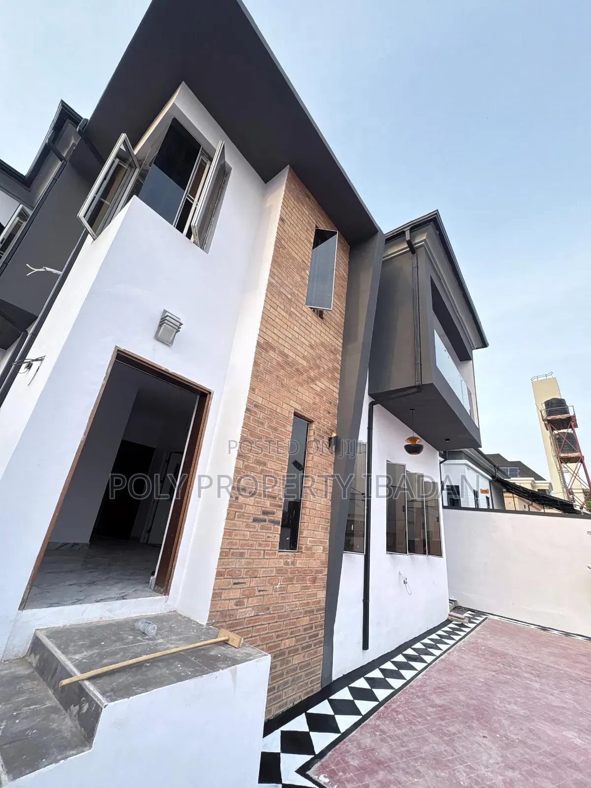 4bdrm Duplex in Calton Gate, Akobo for sale in Akobo