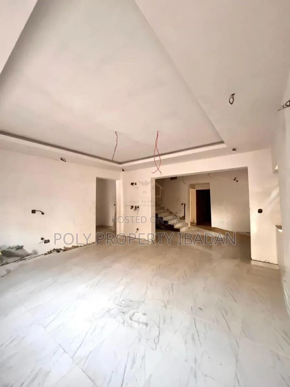 4bdrm Penthouse in Carlton Gate, Akobo for sale in Akobo