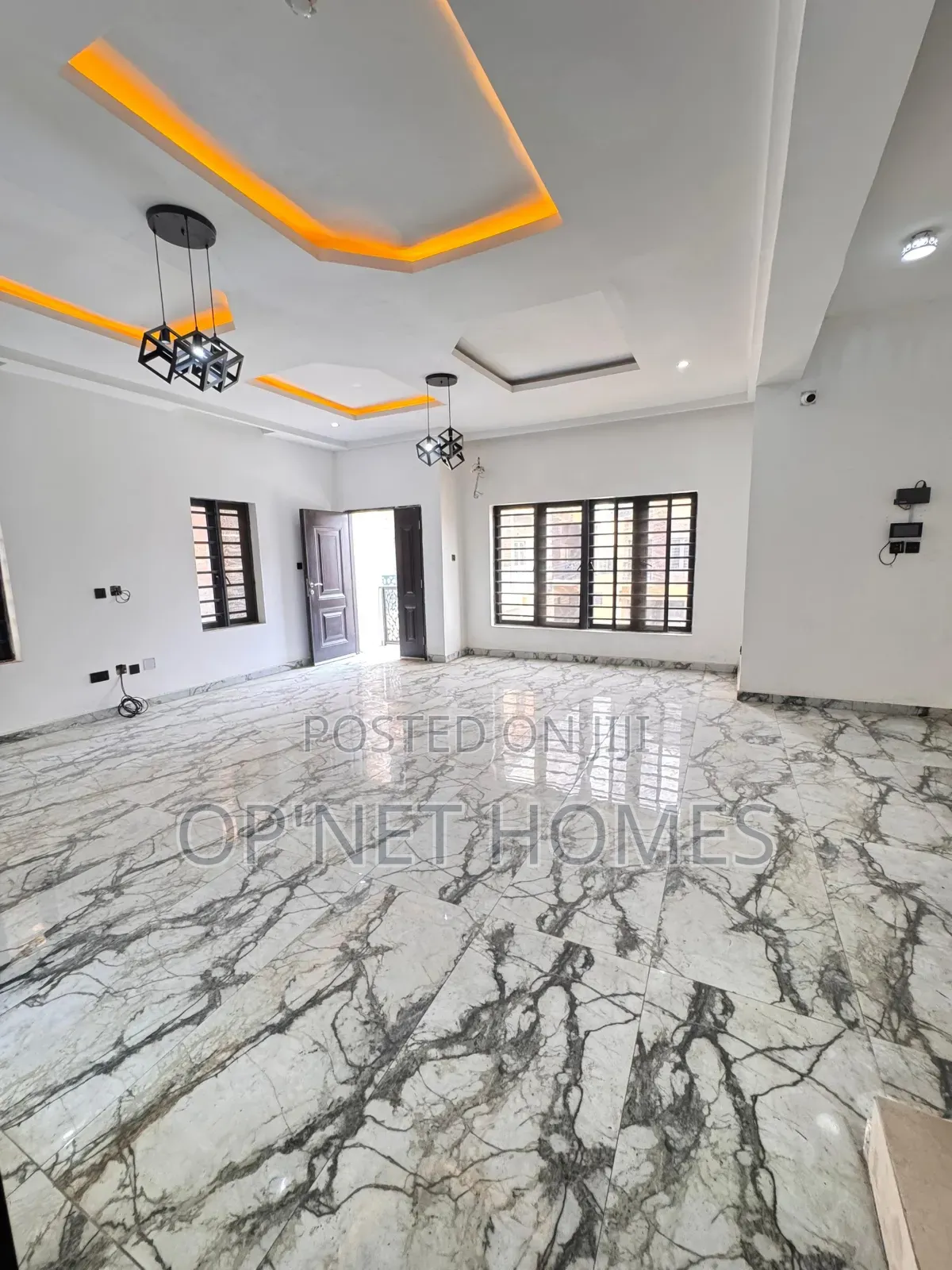4bdrm Duplex in Lekki Expressway for sale in Lekki Expressway