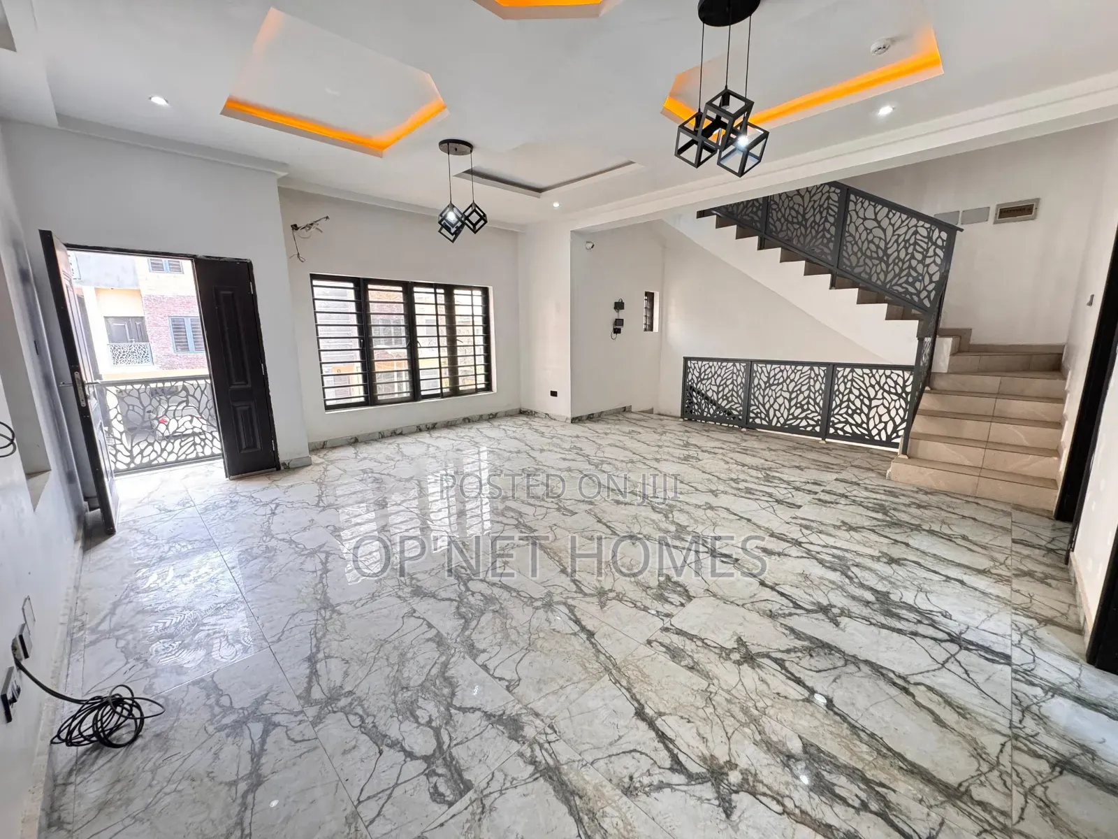 4bdrm Duplex in Lekki Expressway for sale in Lekki Expressway