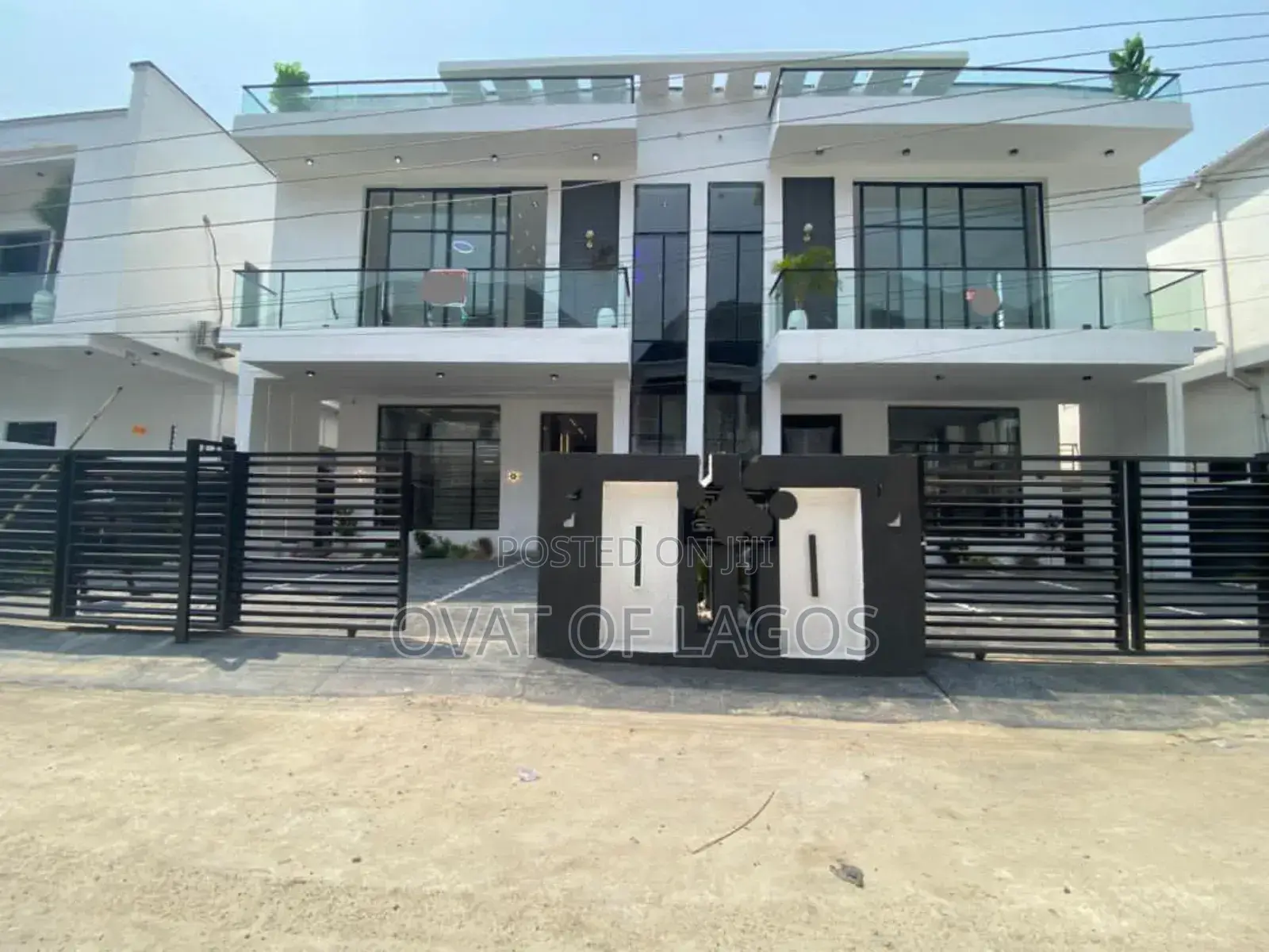 4bdrm Duplex in Ikota for sale in Ikota