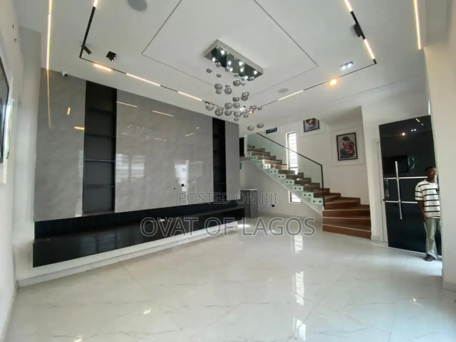 5bdrm Duplex in Ikota for sale in Ikota