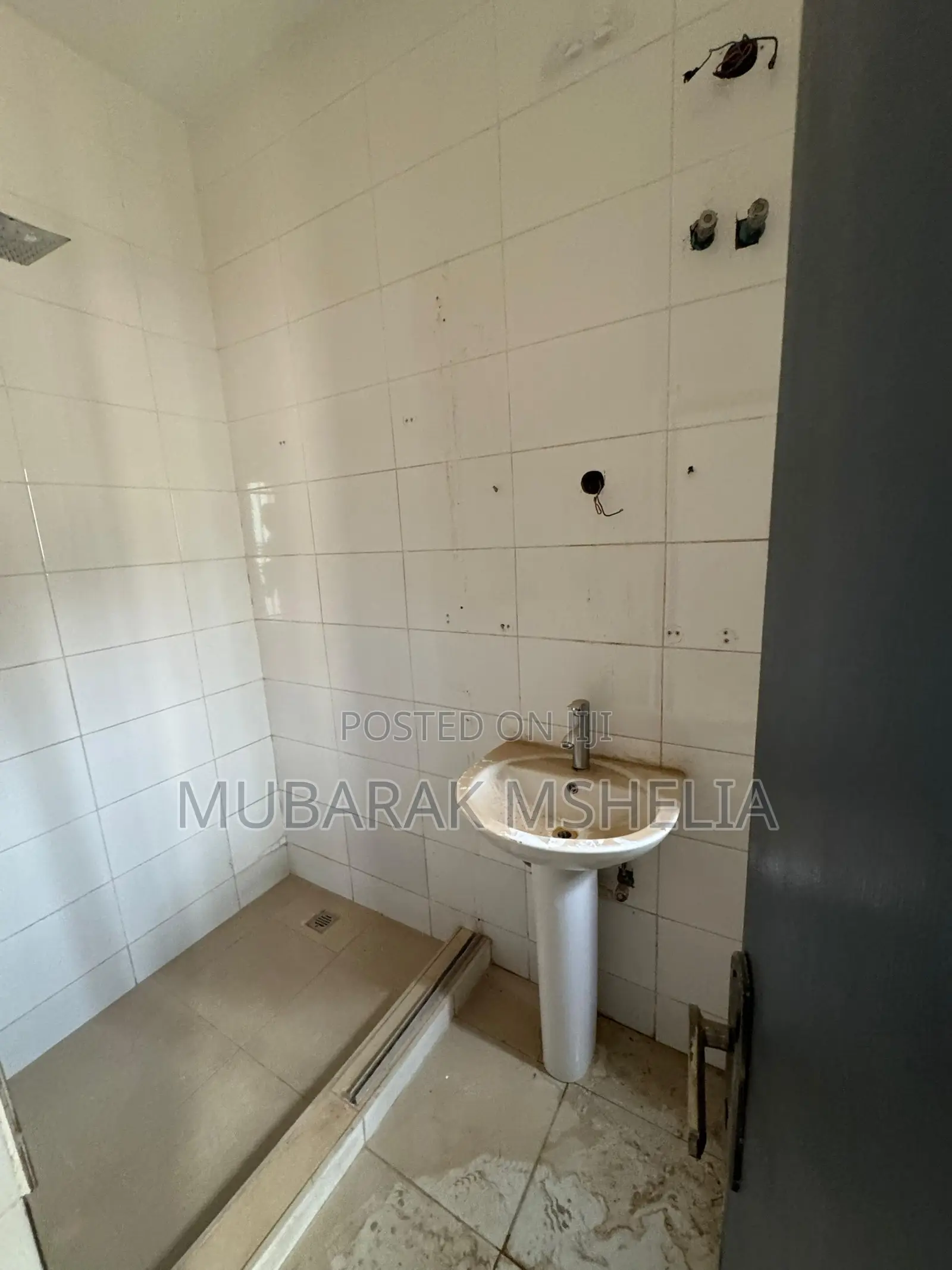 3bdrm Block of Flats in Jahi for sale in Jahi