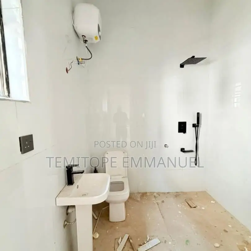Furnished 5bdrm Duplex in Magodo Gra Phase 1 for sale in GRA Phase 1