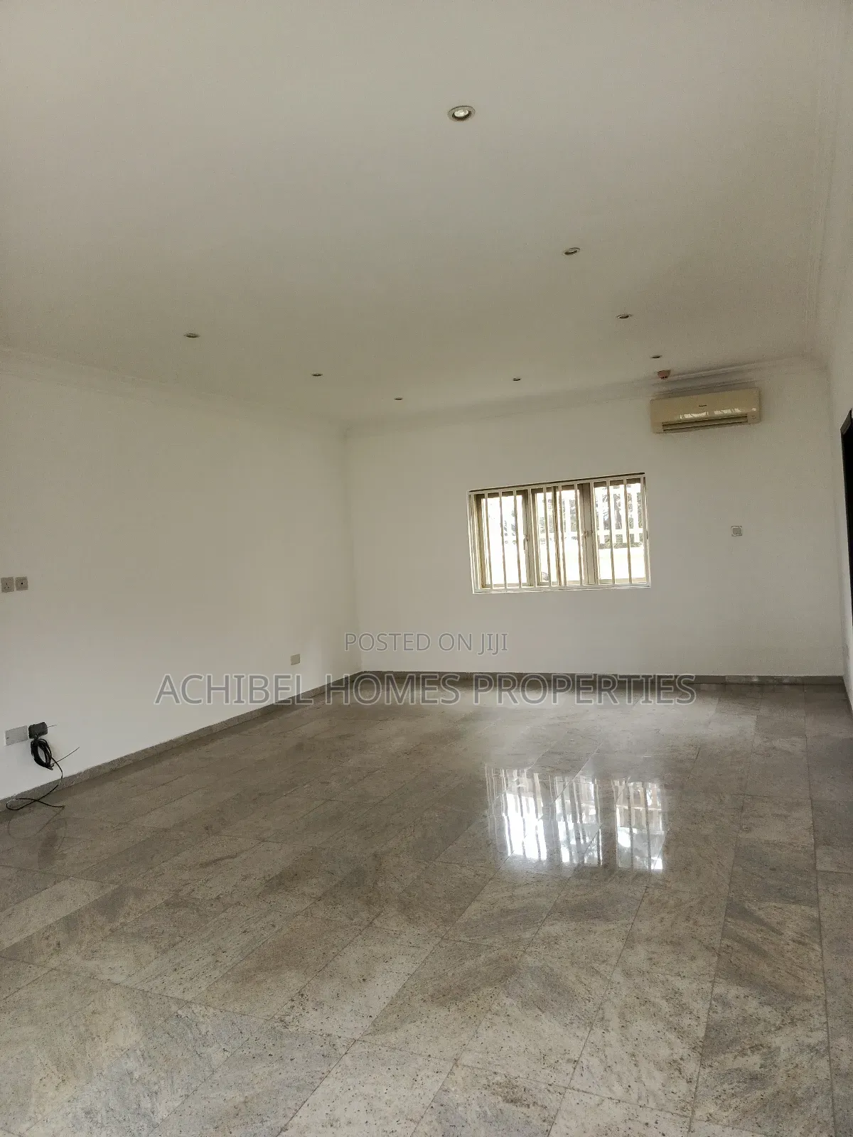 3bdrm Apartment in Near Admiralty Way, Lekki Phase 1 for rent in Lekki Phase 1