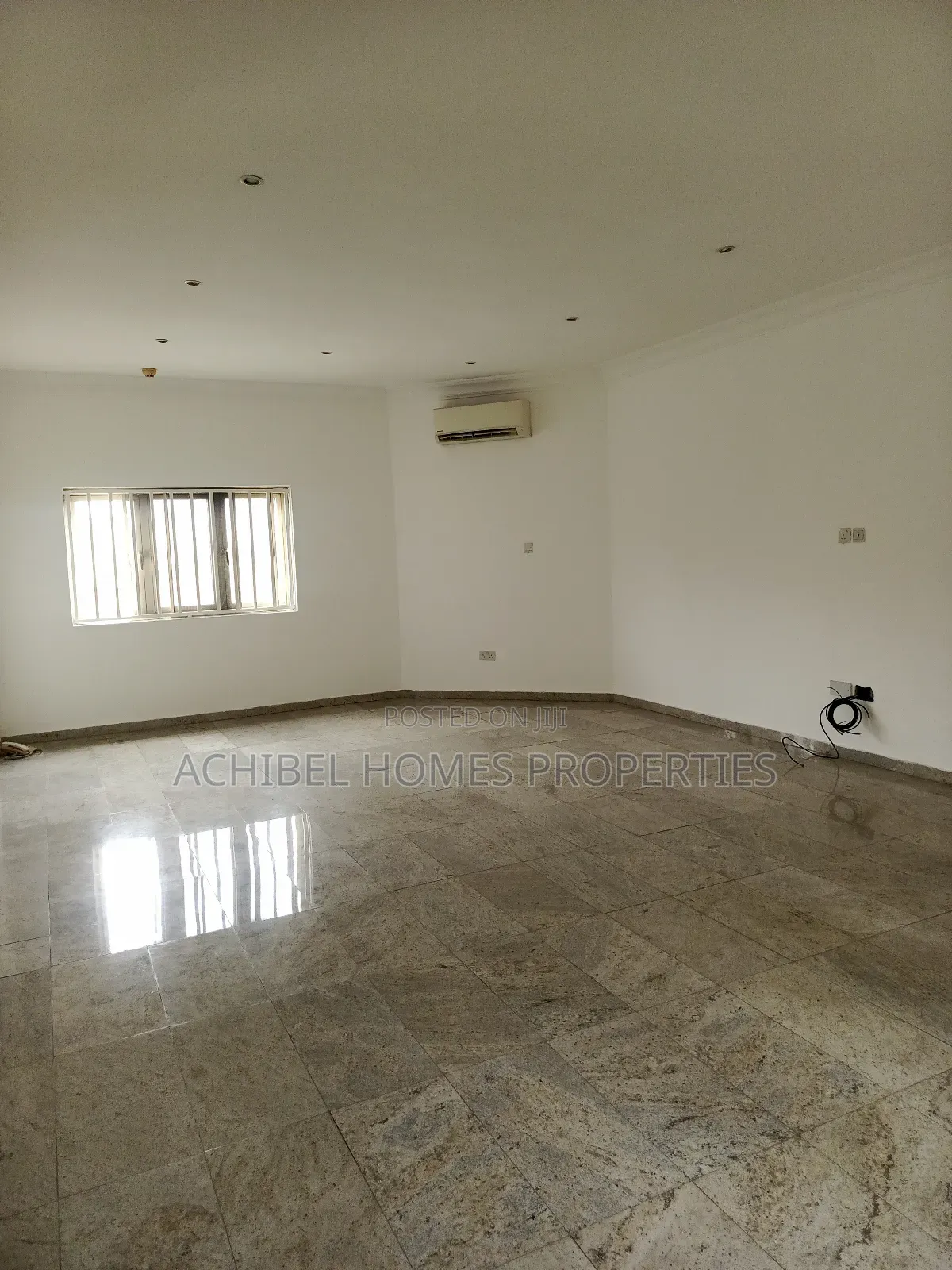 3bdrm Apartment in Near Admiralty Way, Lekki Phase 1 for rent in Lekki Phase 1