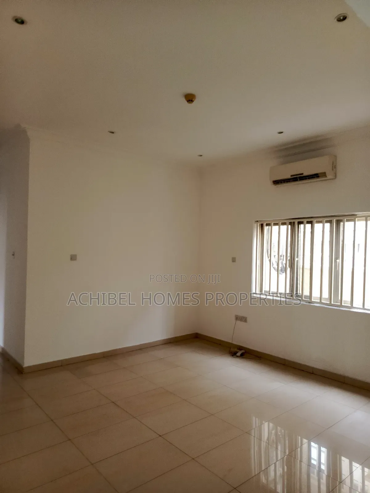 3bdrm Apartment in Near Admiralty Way, Lekki Phase 1 for rent in Lekki Phase 1