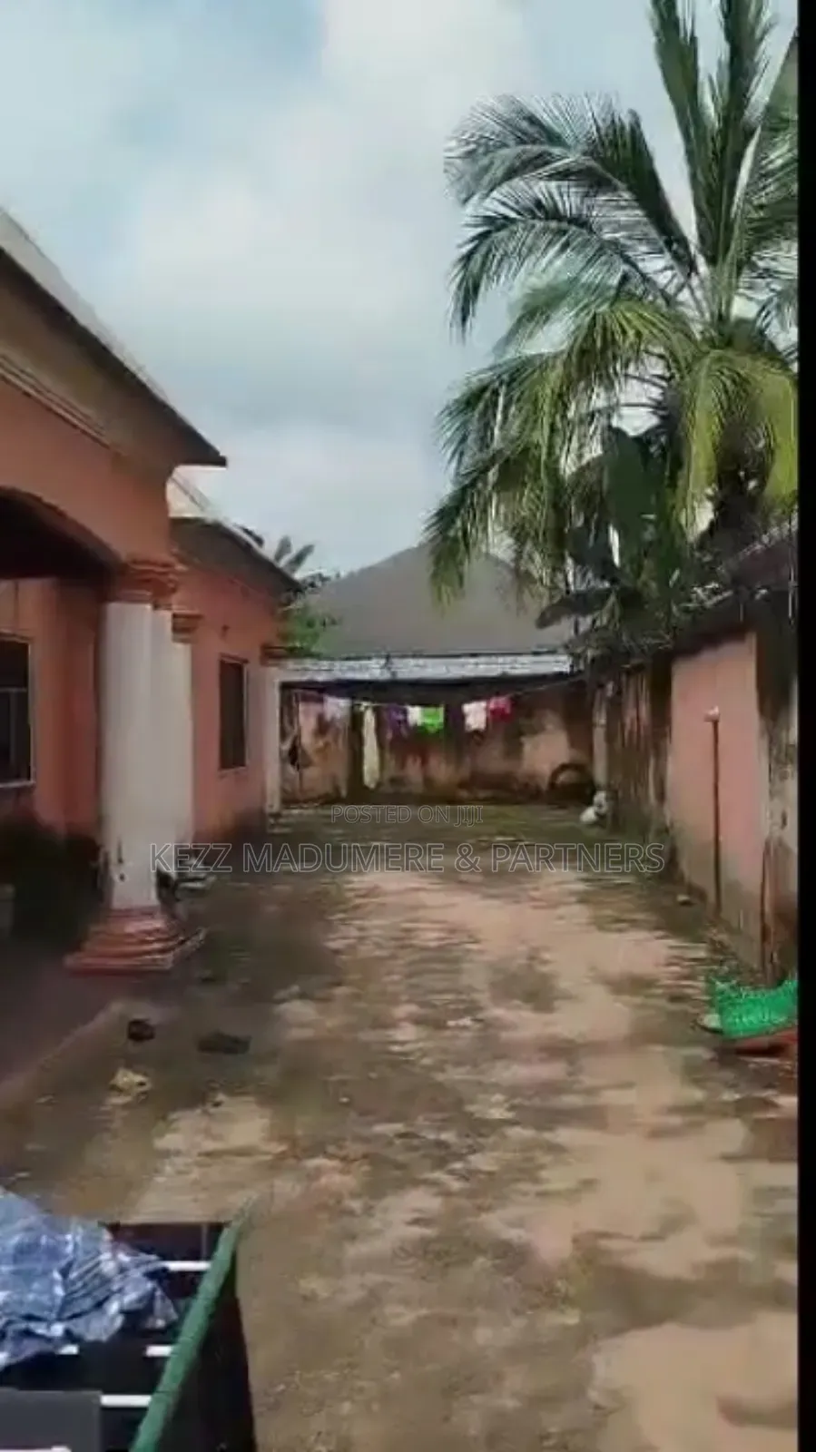 6bdrm Bungalow in Imo Housing Ext for sale in Owerri