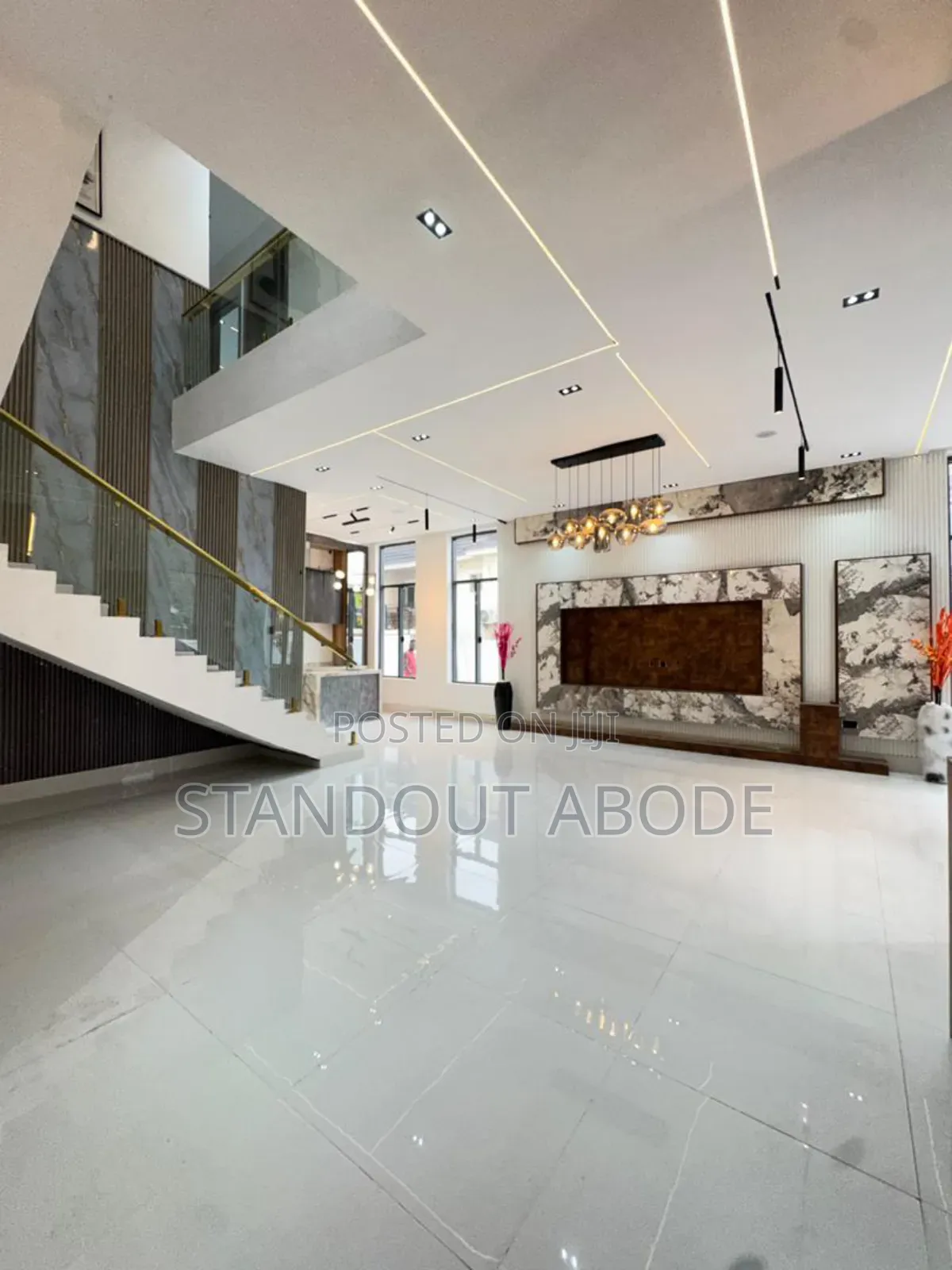 5bdrm Duplex in Inside An Estate, Chevron for sale in Chevron