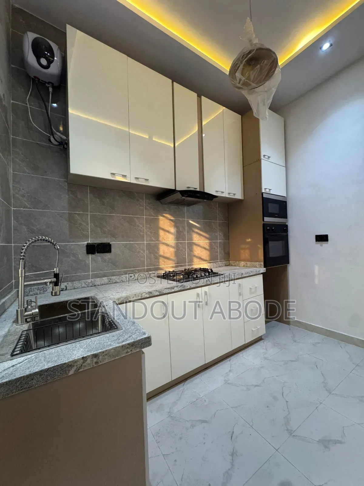 3bdrm Duplex in In An Estate, Sangotedo for sale in Sangotedo