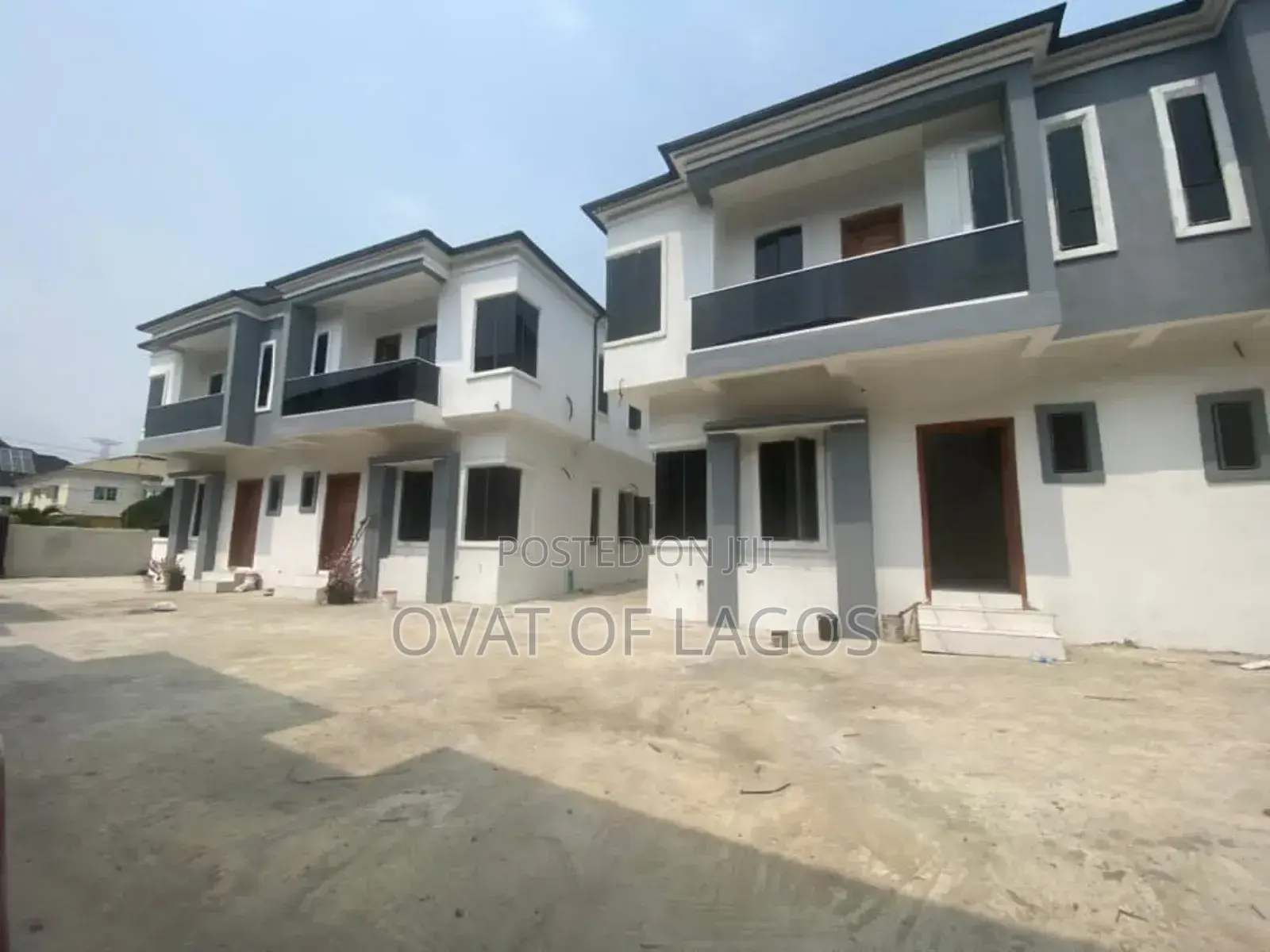 4bdrm Duplex in Chevron for rent in Chevron